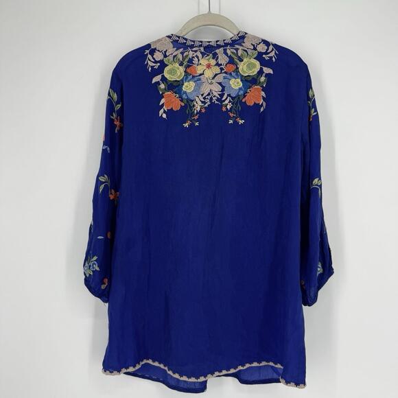 Johnny Was top medium M blue floral embroidered vegan silk boho bohemian beachy - Picture 6 of 6